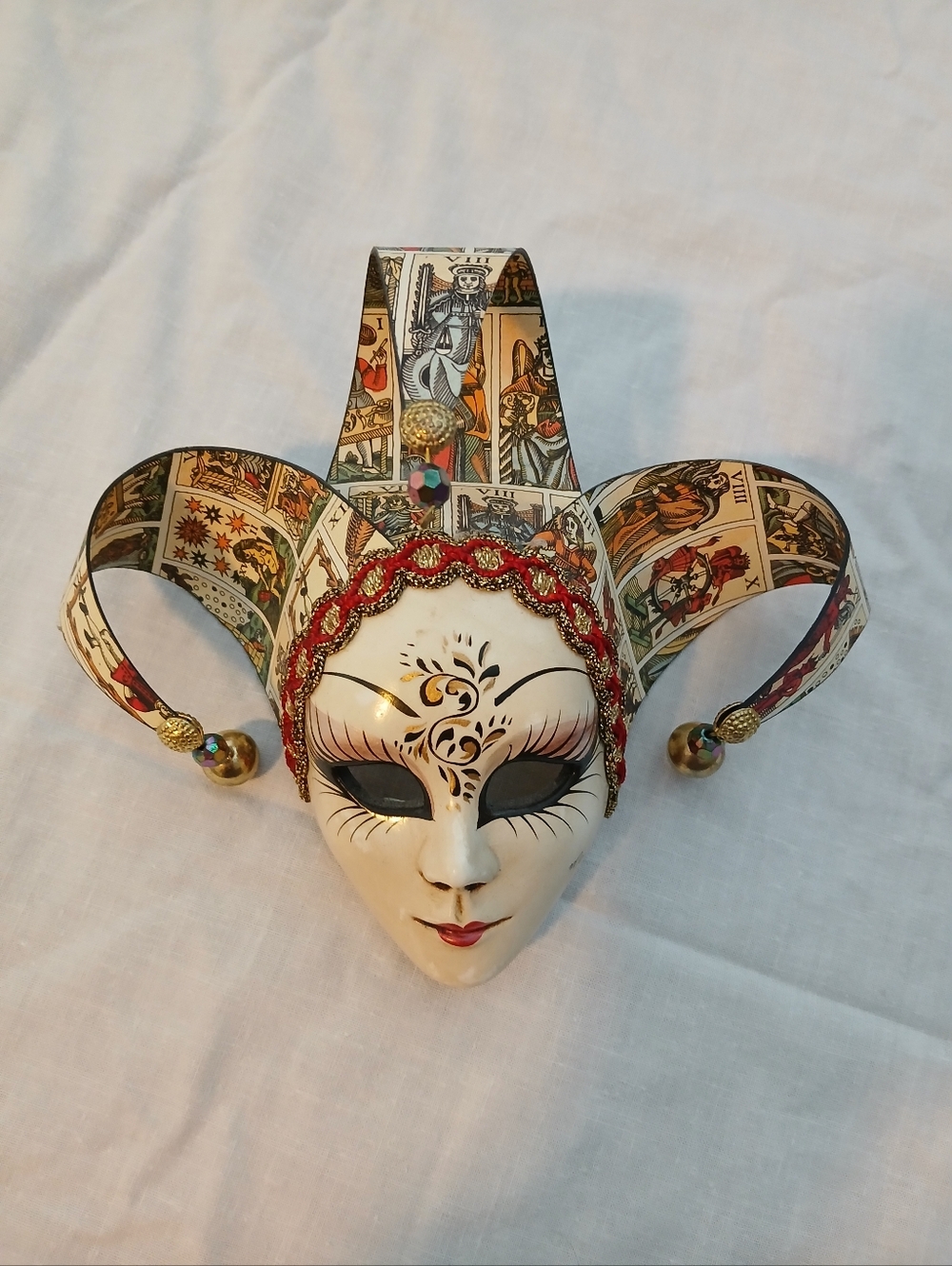 Nordstrom Venetian Jester Wall Mask in Cream and Red